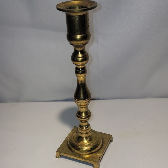 Vintage Venus Elegant Gold Candlestick Holder - Picture 2 of 5